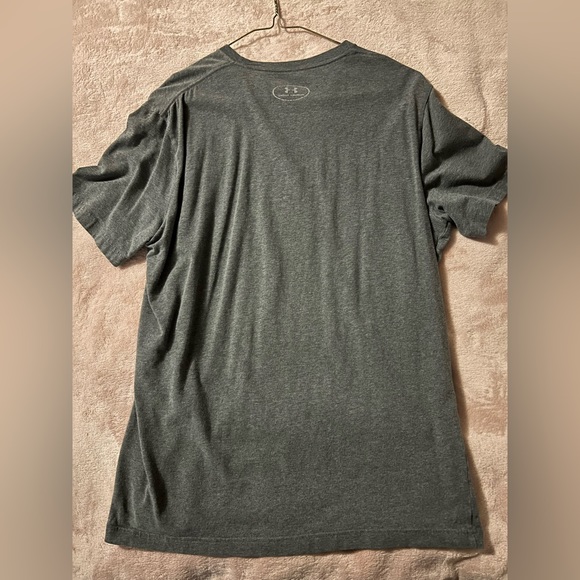 Under Armour Shirt - Picture 2 of 2